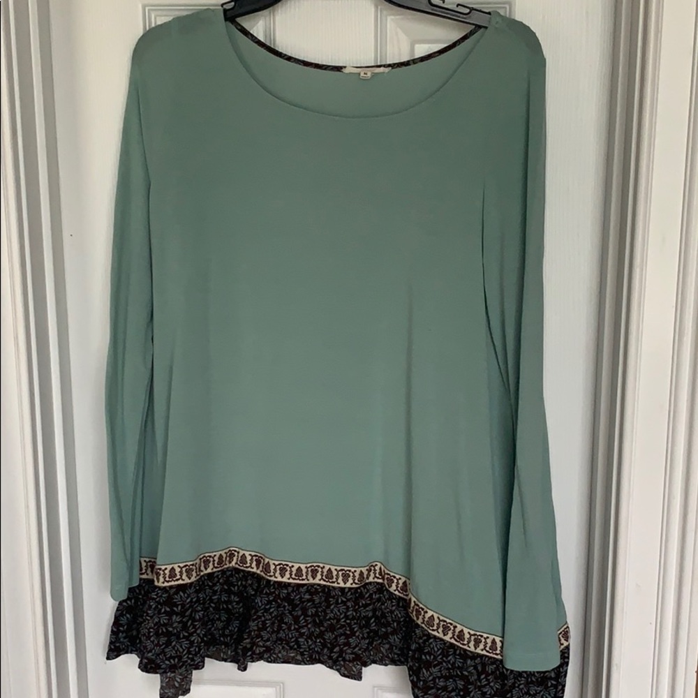 Ladies Easel Boutique Top Medium